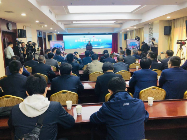 簽約儀式現(xiàn)場(chǎng)。新甘肅·甘肅日?qǐng)?bào)記者杜雪琴攝.jpg